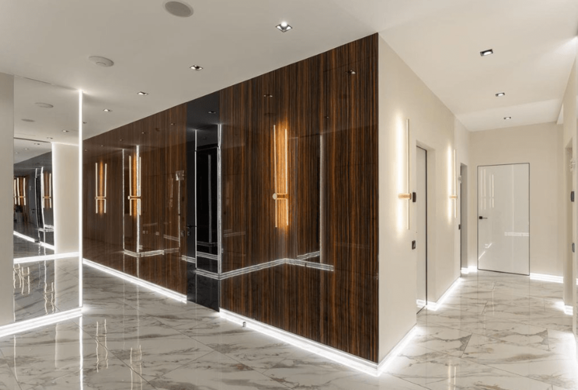 Contemporary clinic with wood panels, decorative plaster, and full-cycle delivery — Clinic by Building Evolution