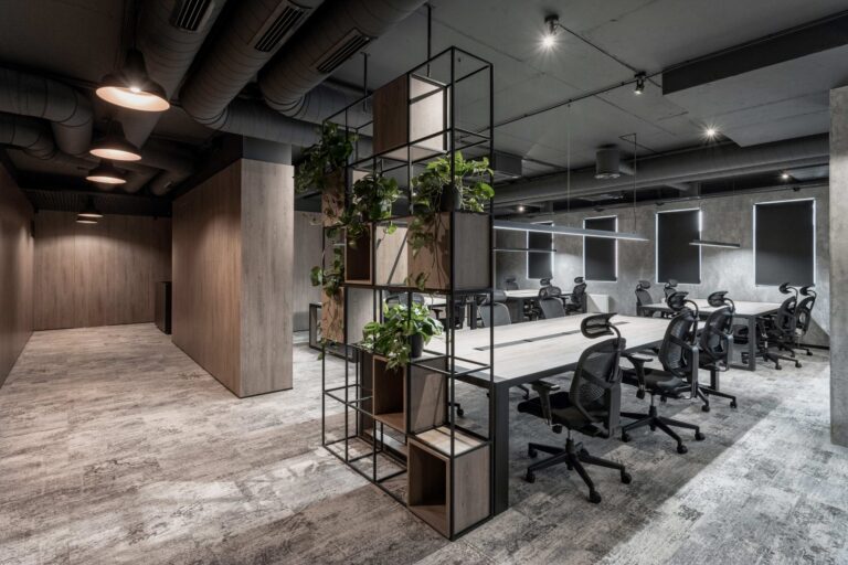 Tech office with ergonomic layout and flexible zones — IT Office by Building Evolution
